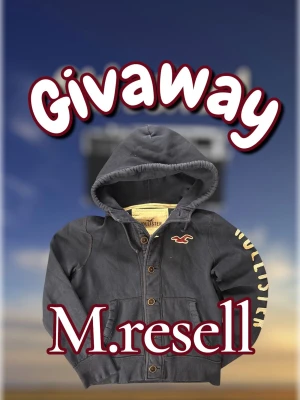 ⚜️ Ny givaway ⚜️ välj en tröja i min profil - Jag kör en fet vintage giveaway där EN vinnare får välja 1 plagg helt fritt från min profil 👀🧥  Så här deltar du: ✅ Följ mig här ✅ Följ mig på TikTok ✅ Dela detta till 3 vänner (för extra chans att vinna) vinnaren dras 27 augusti 🤝😊