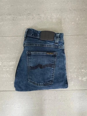 Nudie Jeans - Säljer nu dessa Nudie Jeans, W31 o L32 med mått ca 39 o 105 cm. skriv för fler bilder/frågor🙌🏼
