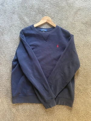 Polo Ralph Laurent tröja - Säljer nu denna feta Polo Ralph Laurent tröjan, skriv för fler bilder/frågor😊