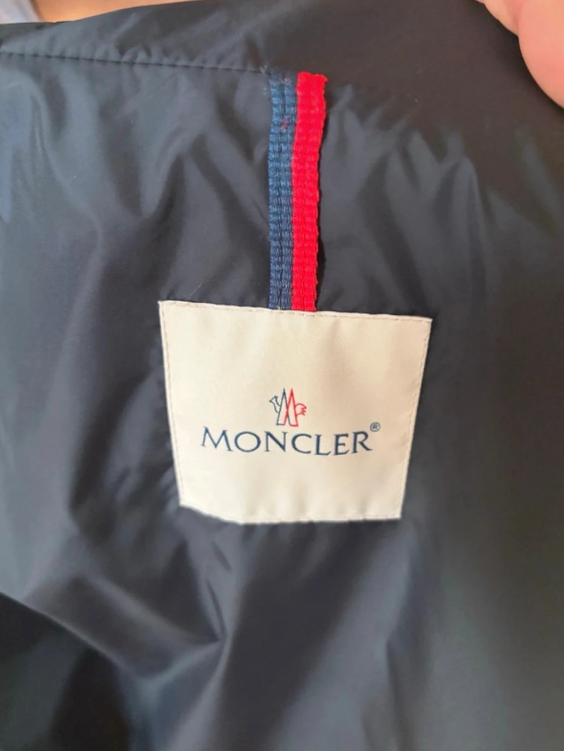 Svart pufferjacka från Moncler - 3