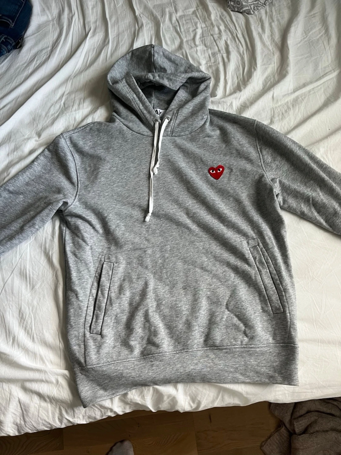 Play hoodie - 1