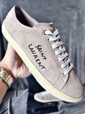 Saint Laurent skor text - Fråga om innermått vid osäkerhet kring passform | orginalstorlek 39 men brukar sitta upp mot 40