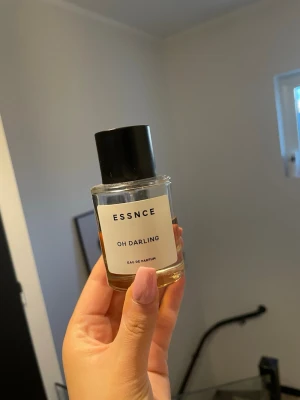 ESSNCE Oh Darling Eau de Parfum - ESSNCE Oh Darling Eau de Parfum. Alltid förvarade mörkt och svalt! 