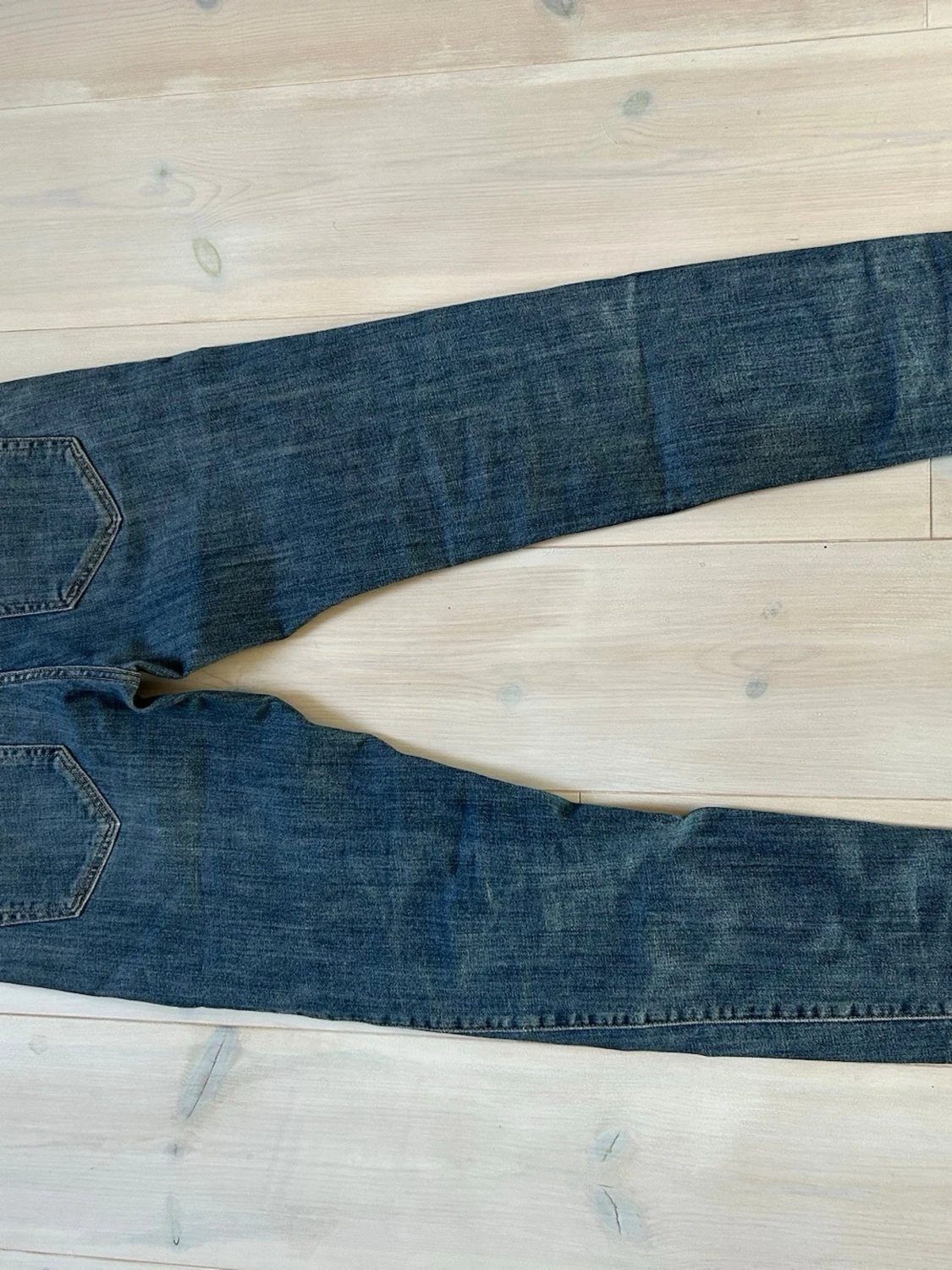 Blå jeans med cool tvätt! - 3