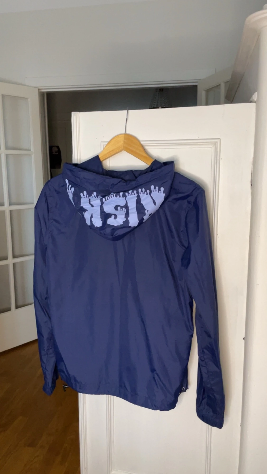Blå vindjacka med huva från RISKY - 1