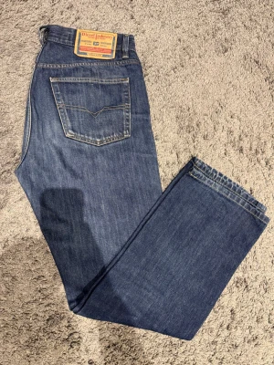 Diesel jeans - Diesel jeans i topp skick. Snygg tvätt. Rak passform
