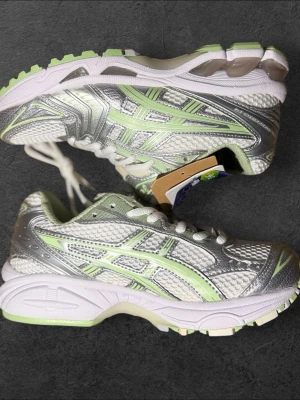 Asic gel kayano - Fraktar Direkt📦Förhandling✅Några frågor, skriv📬