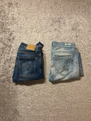 Dondup och Nudie  - Säljer dessa två jeans från Dondup och Nudie. Bägge jeansen har måtten ca 39,5 cm och 100cm. Dondup är storlek W32 och Nudie W31. Kolla profilen för mer information om jeansen. Skriv vid frågor!
