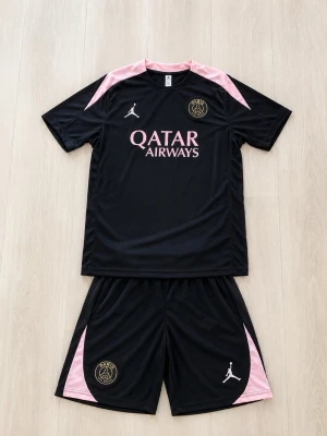 Psg set - Psg sett i storlek M priset är inte fast kan gå ner i snabbköp😁