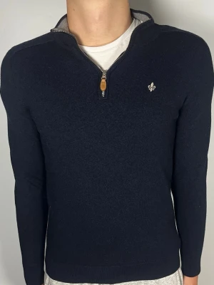 Morris merinoull halfzip - 👕 Plagg: merinoull halfzip                                                                 📏 Storlek: L sitter som S                                                                🏷️ Märke/Modell: Morris                                            ✨ Skick: Fint skick                                                        💬 Vid frågor är det bara att skriva!                                                                                          🛍️ Gramenti