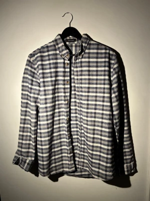 Flanellskjorta samsoe - Flanelskjorta från samsoe storlek L