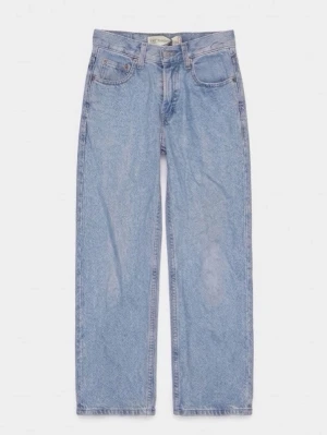 Levi’s 550 Relaxed Fit Jeans – W25/L27 (Stl 14 Slim) - Märke: Äkta Levi’s 550 (100% bomull).  Storlek: Taggen visar 14 Slim, motsvarar Dam W25/L27 (XS/34).  Passform: Relaxed Fit / Unisex.  Färg: Ljusblå vintage-tvätt.  Skick: Mycket fint skick. 