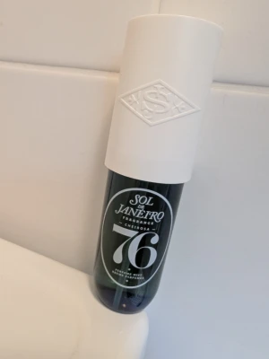 Sol de Janeiro Cheirosa 76 parfymmist - Sol de Janeiro Cheirosa 76, 90 ml. Mängd kvar se bild. 