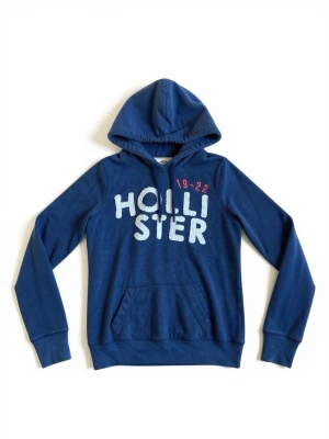 Hollister hoodie S sällsynt  - Säljer en asfet hoodie från märket hollister, riktigt snygg i verkligheten! Synd att den inte passar mig då den är galet snygg! Storlek M men sitter mer som S. Den har inga defekter, väldigt fint skick! 10% rabbat om man följer och man får med 💝🎁