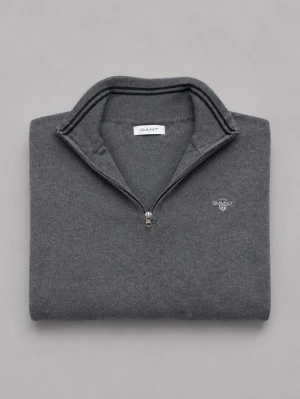 Mörkgrå halvzip tröja från GANT - GANT quarter zip i mörkgrått. Snygg och stilren, i fint skick. 📦🩶                                            