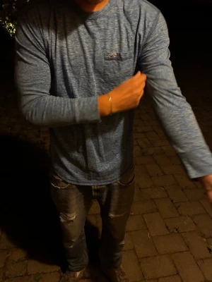 Hollister tröja  - Bra skick skriv vid funderingar och följ för mer!