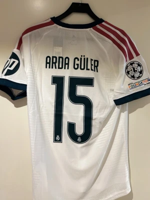 Real Madrid 26/27 Arda Güler  - En Real Madrid tröja 26/27 Arda Güler spelar version, storlek L helt ny