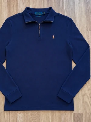 Ralph Lauren 1/4 zip - Riktigt snygg! Inga fläckar eller skador😁 Äkta✅ Skicka om du har några frågor ☺️