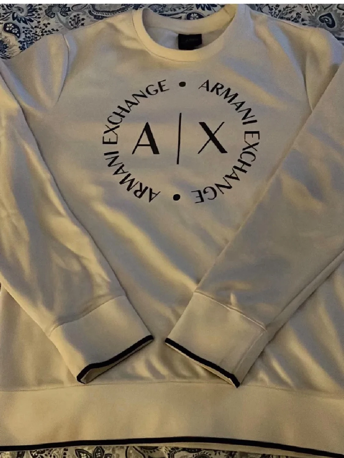 Vit sweatshirt från Armani Exchange