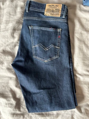 Mörkblå jeans från Replay - Snygga mörkblå jeans från Replay 