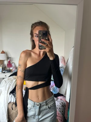Crop top - Se bild