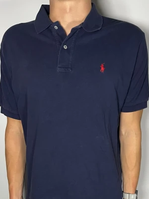 Ralph Lauren piké - 👕 Plagg: Piké                                                            📏 Storlek: L                                                               🏷️ Märke/Modell: Ralph Lauren                                    ✨ Skick: Fint skick                                                        💬 Vid frågor är det bara att skriva!                                                                                          🛍️ Gramenti