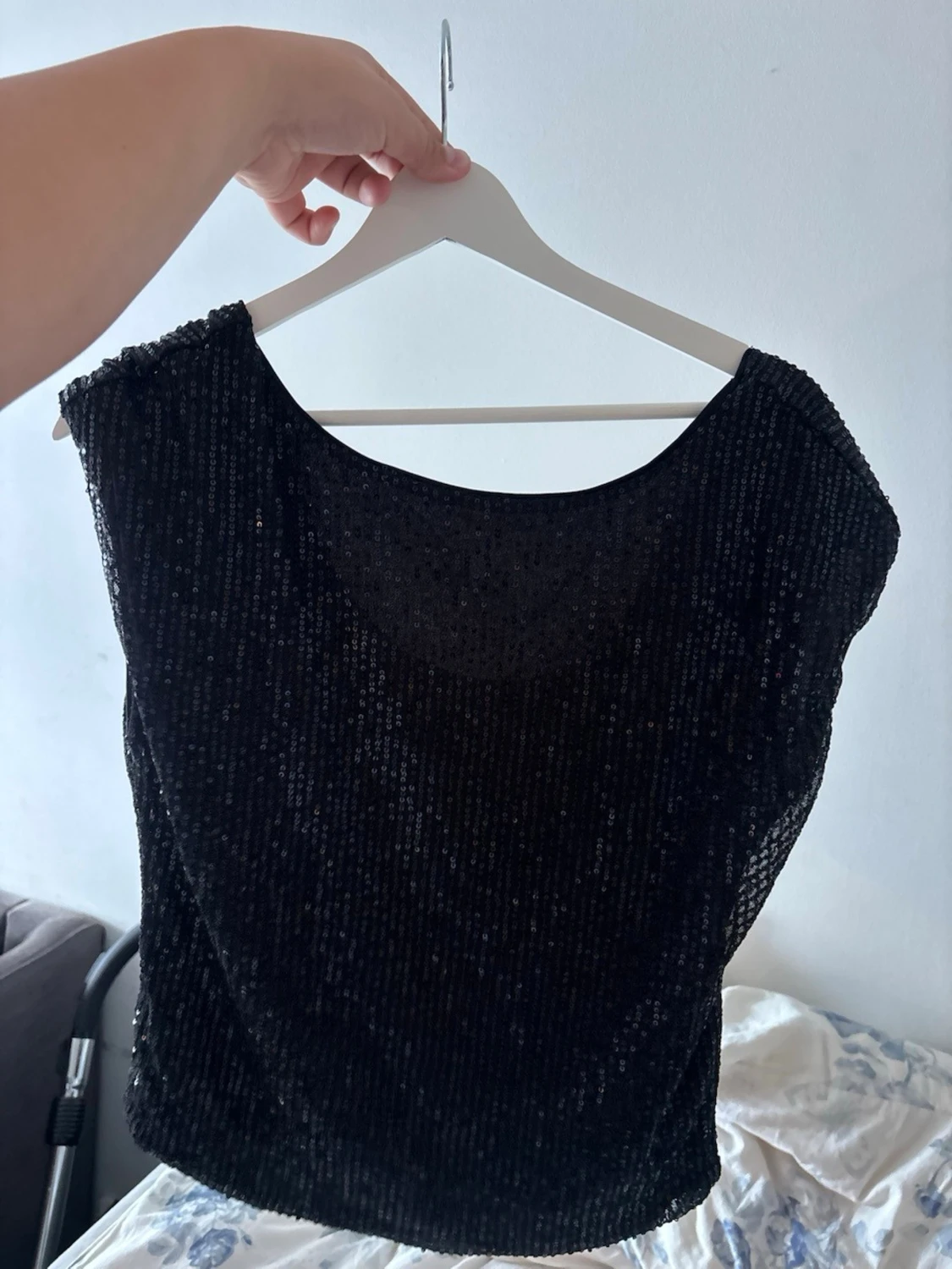Svart glittrig topp med paljetter - 2