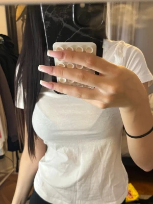 Klassisk vit t-shirt i bomull