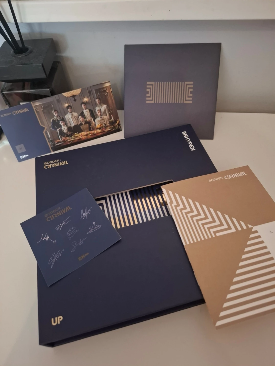 Enhypen album Border carnival up version