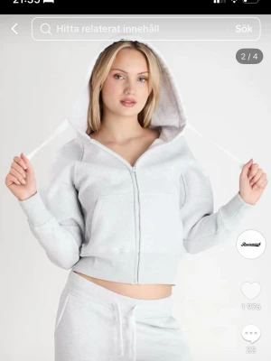 Grå russemerch hoddie  - Grå zip hoddie från Russemerch 
