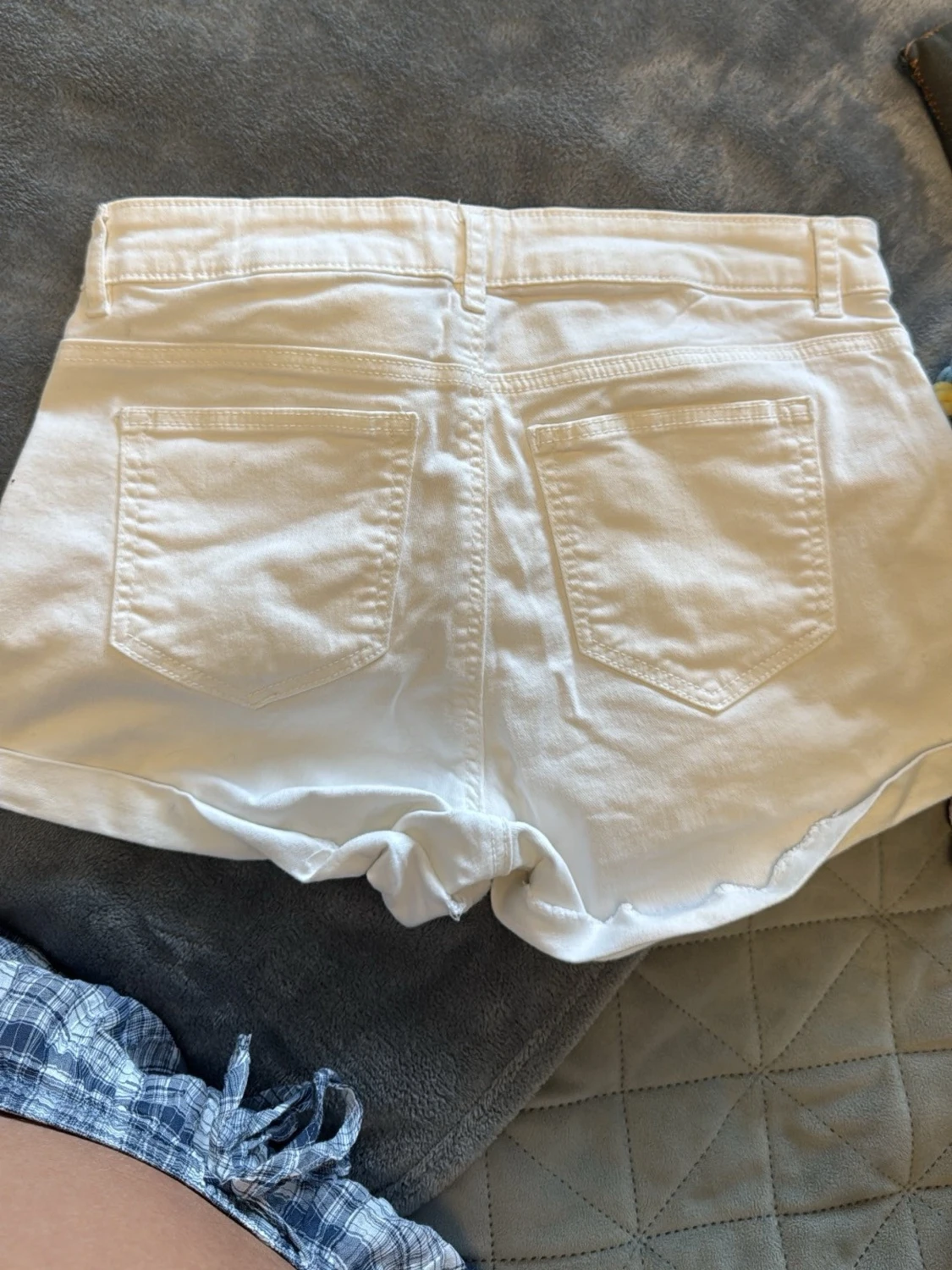 Vita höga shorts med dragkedja - 2