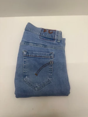 Dondup George jeans  - Säljer nu dessa feta Dondup George jeans, skriv för fler bilder/frågor😊