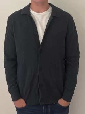 Massimo Dutti Cardigan - - Condition: 8/10 - Color: Gray - Size: M