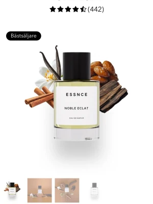 Söker ESSNCE Noble Eclat  - ESSNCE Noble Eclat Eau de Parfum kommer i en stilren, genomskinlig glasflaska med svart cylinderformad kork. Doften har inslag av vanilj, kanel, karamell och träiga noter, vilket ger en varm och lyxig känsla. Perfekt för dig som gillar eleganta och sofistikerade parfymer.