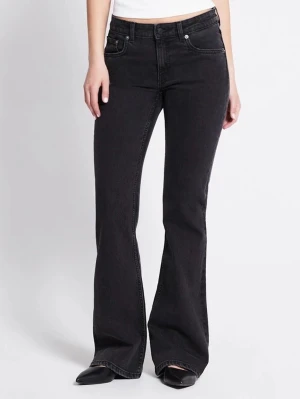 Svarta bootcut jeans med låg midja  - Snygga svarta bootcut jeans från lager💕💕passar mig som är 163