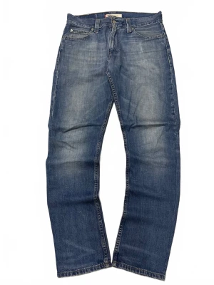 Levi’s 506 (M) - Brand: Levis 506 Size: W32 L32 → fits M Measurements: 108cm total length, 42cm waist, 18.5cm leg opening Condition: vintage, well cared for Colour: Blue Material: Cotton
