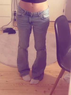 jeans -  säljer ett par super fina jeans från lager 157 då de är för stora för mig i midjan,storlek M endast använda en gång skriv för fler bilder🤍