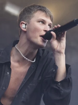 Victor Leksell konsert biljett  - Säljer två biljetter till Victor Leksells konsert som är i Göteborg Lördagen den 5 September 2026? Det är två vanliga ståplats biljetter☺️💗700 kr för en