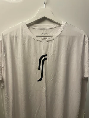 Rs sports tränings T-shirt ny - Aldrig använd tränings t-shirt