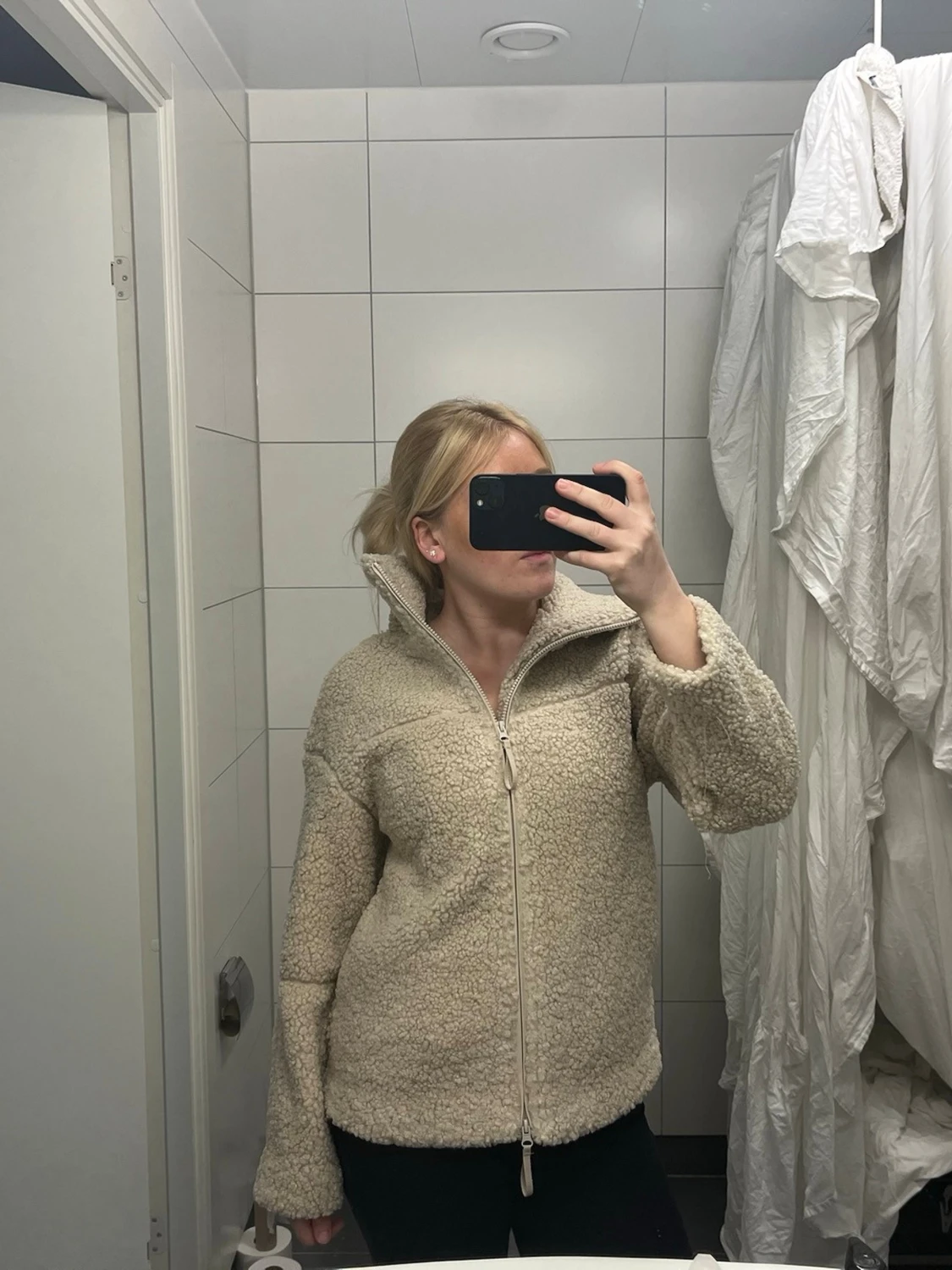 Beige teddyjacka från H&M