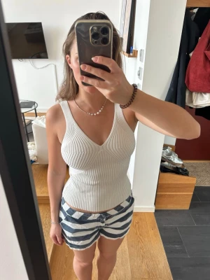 Zara Linne - Super fint stickat linne från Zara!