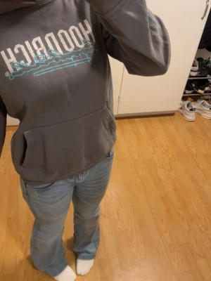 Grå hoodie från Hoodrich - Säljer en grå hoodie från Hoodrich skicka privat för mer bilder