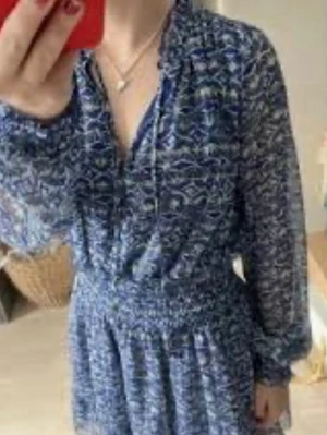 Fin klänning från Zara!! - Säljer denna blåa klänning från Zara då jag inte använder den så ofta😇😇