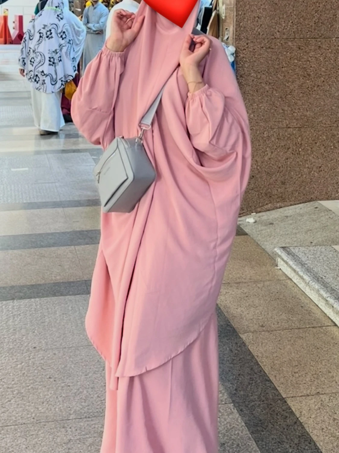 Rosa abaya / khimar