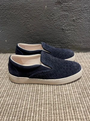 Bottega veneta  - Hej, säljer nu dessa svin snygga Bottega veneta. Skorna är i grymt skick!. Hör av dig vid frågor. 41 passar 42