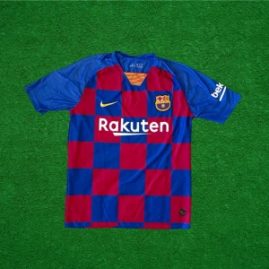 FC Barcelona Tröja, Messi#10, Storlek M - Helt ny, högkvalitativ replika. EU| M . Pris: 349kr kr. Leverans: Skickas inom 24 timmar. Notera: Begränsat antal- först till kvarn 