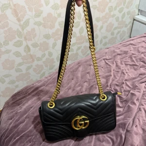 Helt ny väska - Säljer ett helt ny väska med väldigt bra kvalitet. Mitt pris är 800