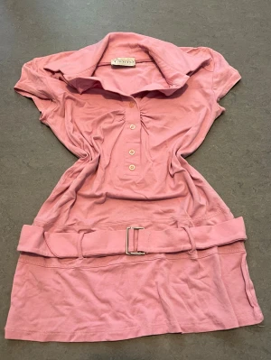 Miniklänning  - Vintage klänning med bälte 🩷