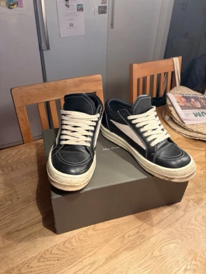 Rick owens vans - Rick owens vans size 43. Mainline not DRKSHDW, which means it is the highest quality rick owens has too offer. Made in italy and real ofc