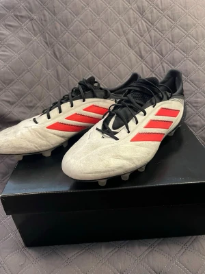Adidas Copa  - Fotbollsskor Adidas Copa , små skavanker men funkar bra. Storlek 42 2/3 